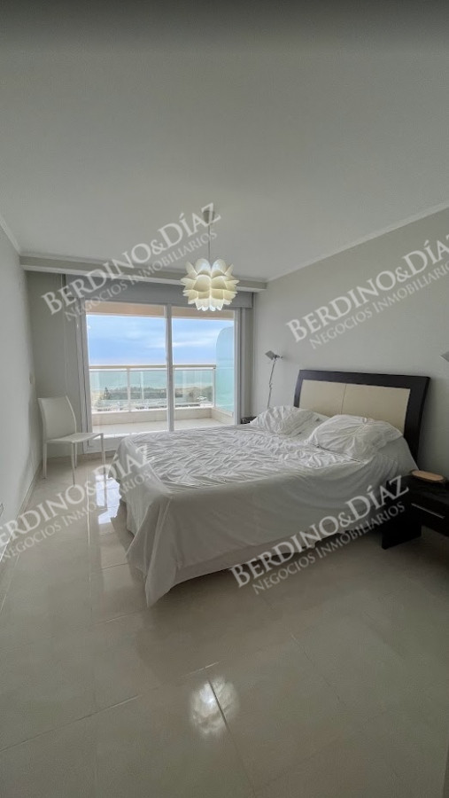 Apartamento ID.2745 - Departamento de 2 dormitorios en venta en Le Jardin, Punta del Este
