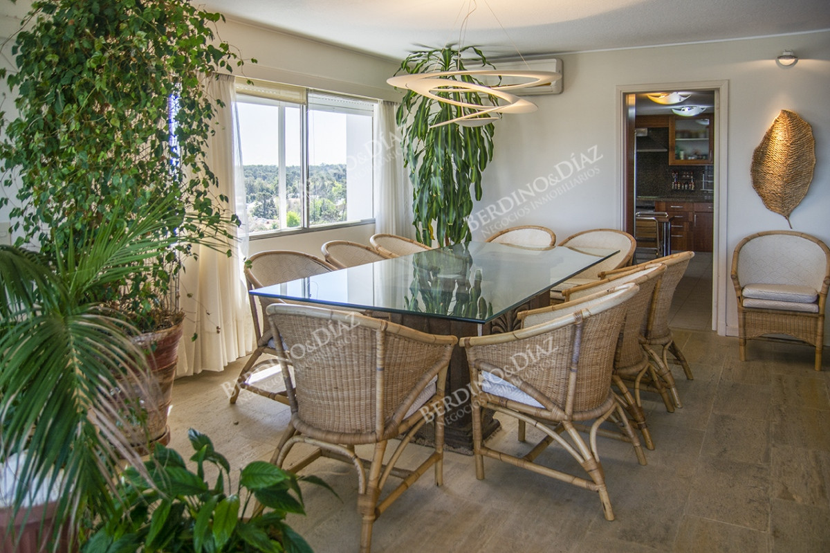 Apartamento ID.2790 -  Edificio Tunquelen II, 3 dormitorios mas servicio, playa mansa 