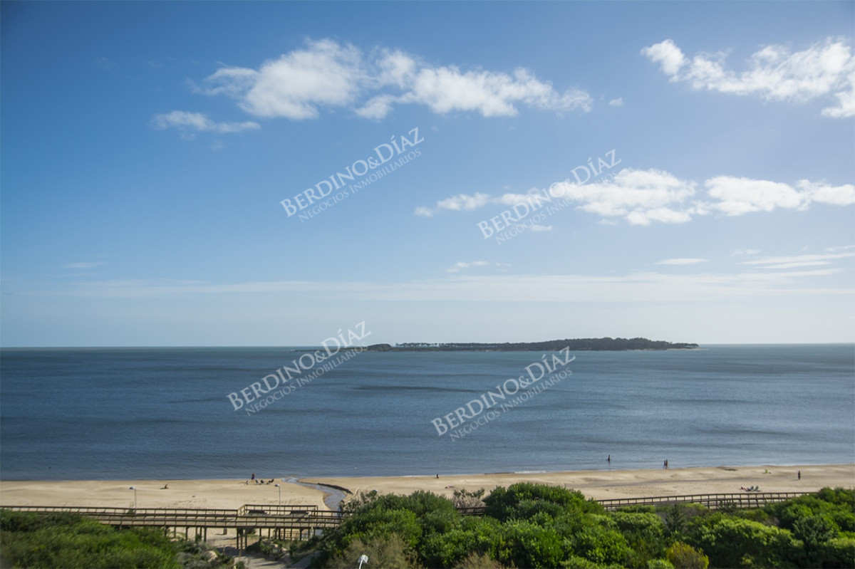 Apartamento ID.1193 - Apartamento en venta en Punta del Este. 