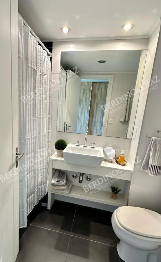 Apartamento ID.2759 - Se vende excelente apartamento con vista inigualable en Roosevelt, Punta del Este, de 2 dormitorios.