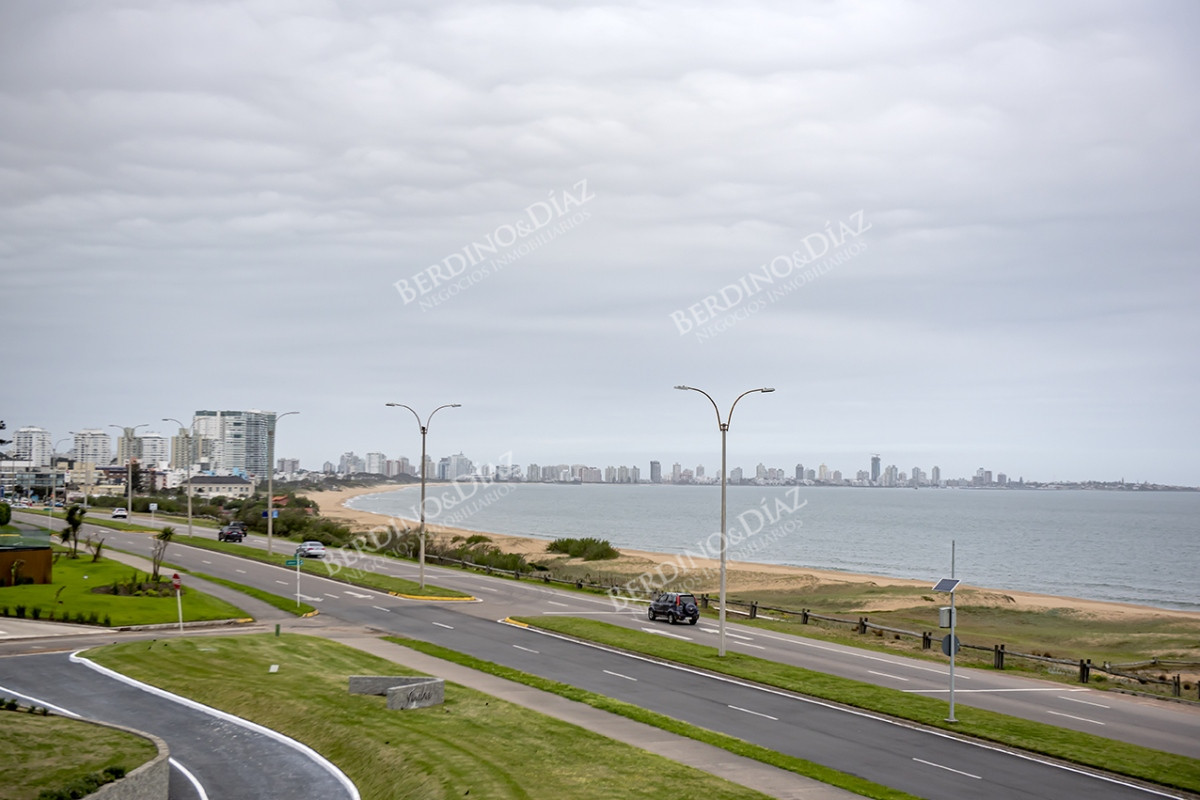 Apartamento ID.2463 - Departamento 3 dormitorios en venta. Oportunidad en Playa Mansa