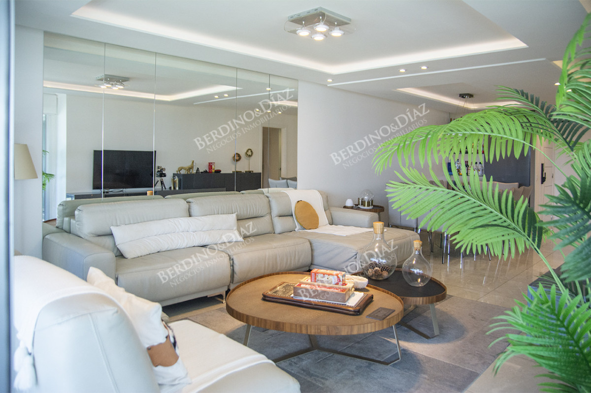 Apartamento ID.2475 - Vende departamento Playa  Mansa de 3 dormitorios parrillero