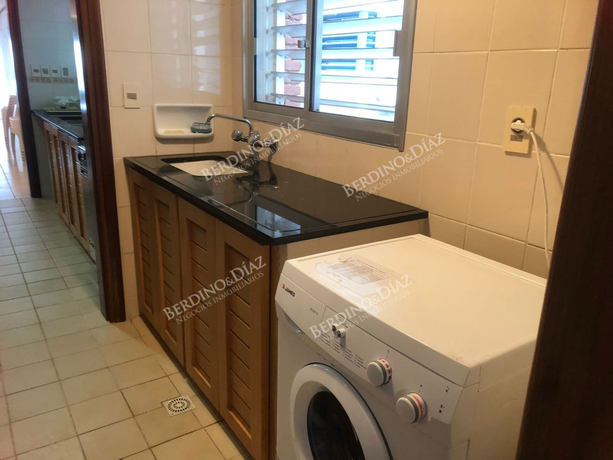 Apartamento ID.2703 - Hermoso departamento de 3 dormitorios frente al mar 