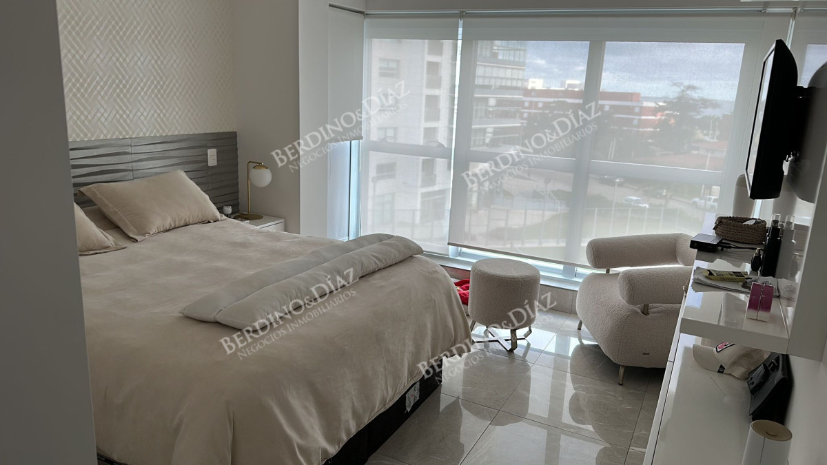 Apartamento ID.2475 - Vende departamento Playa  Mansa de 3 dormitorios parrillero