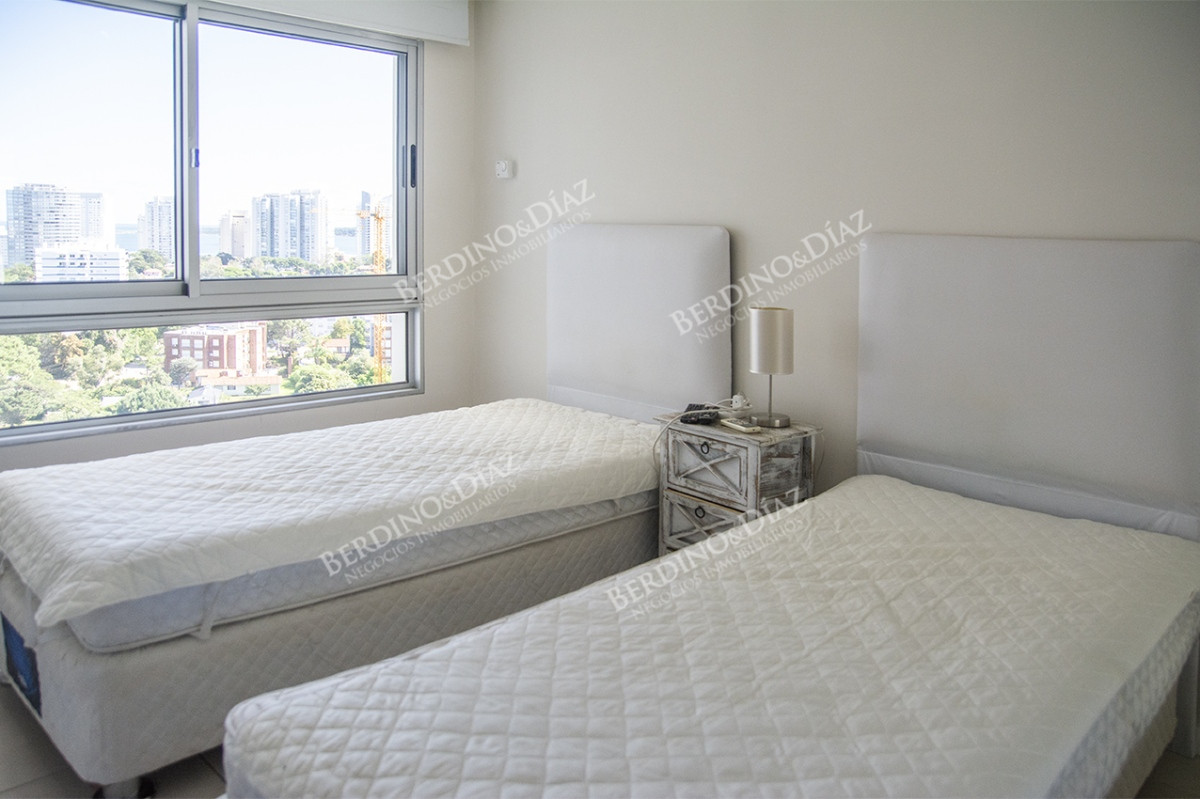 Apartamento ID.2559 - Apartamento de 3 dormitorios en Venta en Ocean Drive , Punta del este , Playa Brava 