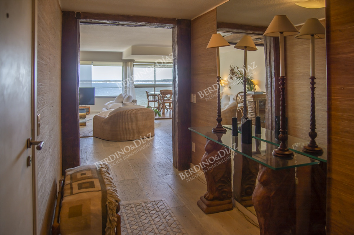 Apartamento ID.2790 -  Edificio Tunquelen II, 3 dormitorios mas servicio, playa mansa 