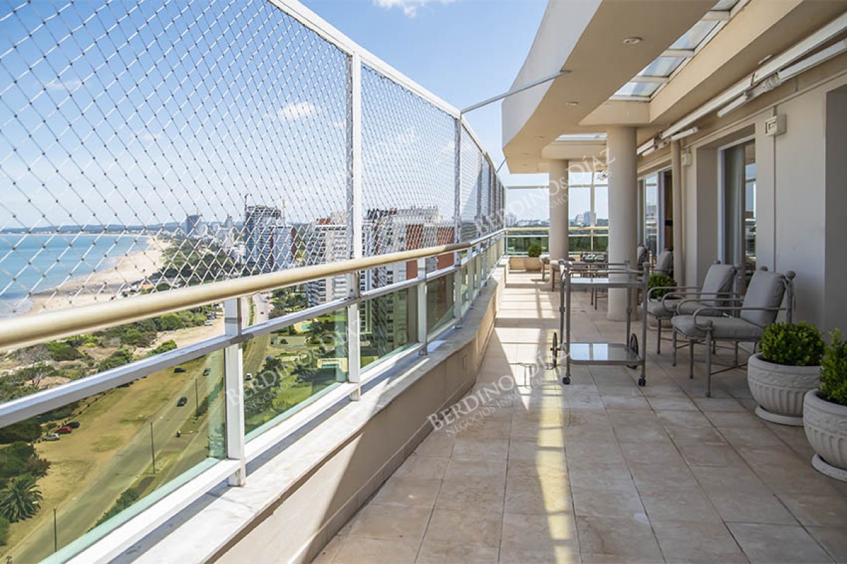 Apartamento ID.1293 - Espectacular  PentHouse duplex en venta  Playa Mansa