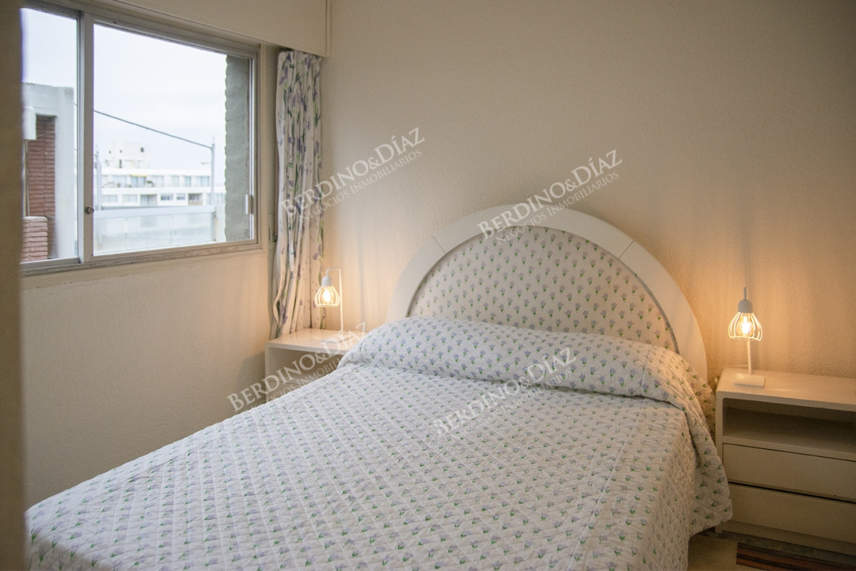 Apartamento ID.2062 - Apartamento 3 dormitorios con parrillero en venta frente al mar