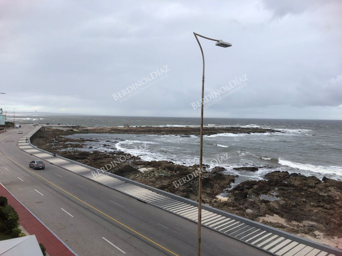 Apartamento ID.2703 - Hermoso departamento de 3 dormitorios frente al mar 