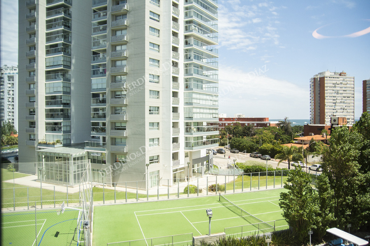 Apartamento ID.2475 - Vende departamento Playa  Mansa de 3 dormitorios parrillero