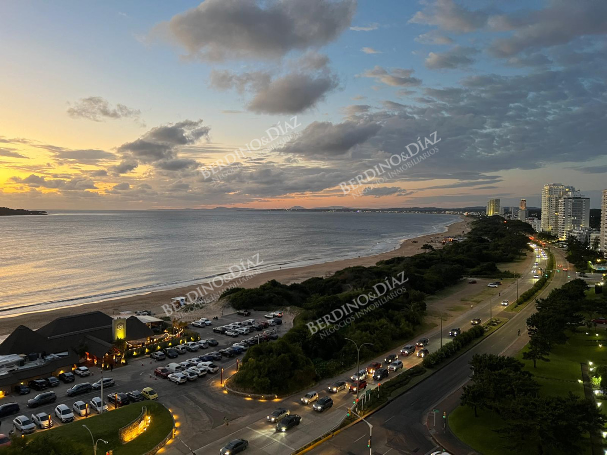 Apartamento ID.1301 - Apartamento a la venta en primera linea en CORAL TOWER