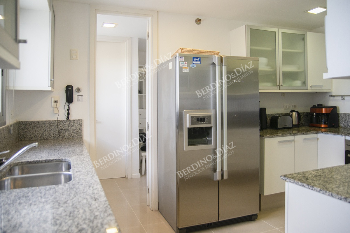 Apartamento ID.3030 - Departamento de 3 dormitorios en piso alto, Quartier del Mar, en venta.