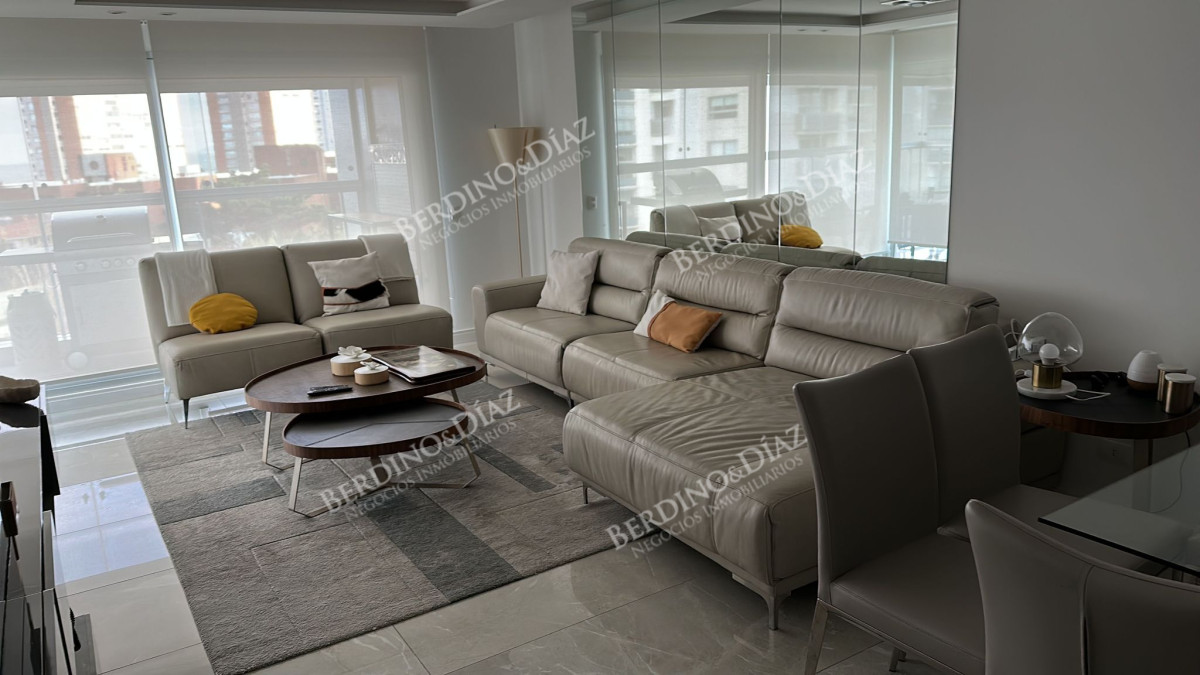 Apartamento ID.2475 - Vende departamento Playa  Mansa de 3 dormitorios parrillero