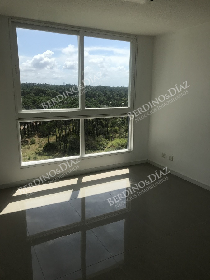 Apartamento ID.2069 - Apartamento en venta, Zona de Playa Brava.
