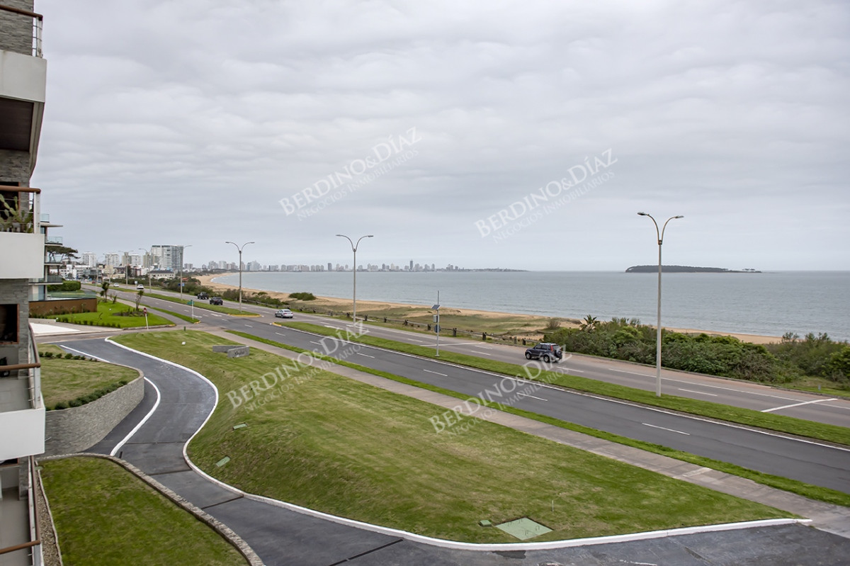 Apartamento ID.2463 - Departamento 3 dormitorios en venta. Oportunidad en Playa Mansa