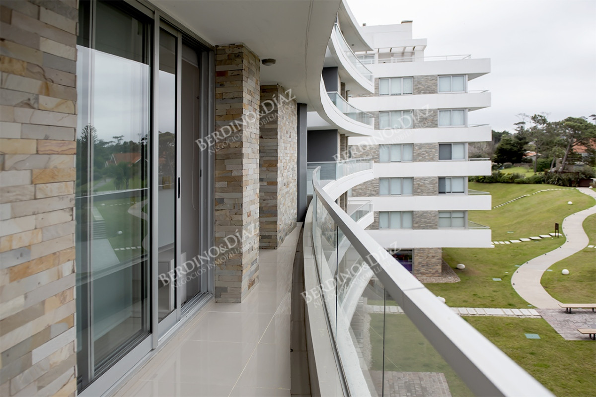 Apartamento ID.2463 - Departamento 3 dormitorios en venta. Oportunidad en Playa Mansa