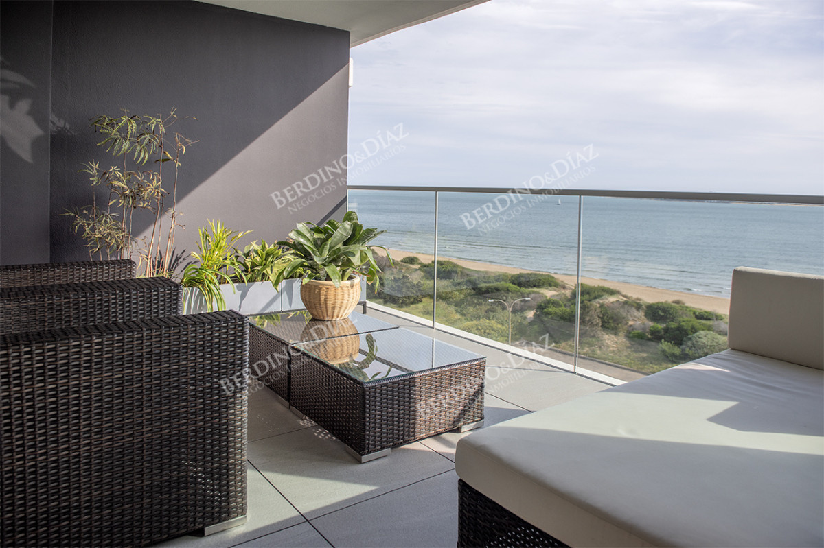 Apartamento ID.2724 - Espectacular departamento de 3  dormitorios en Ventian Playa Mansa.