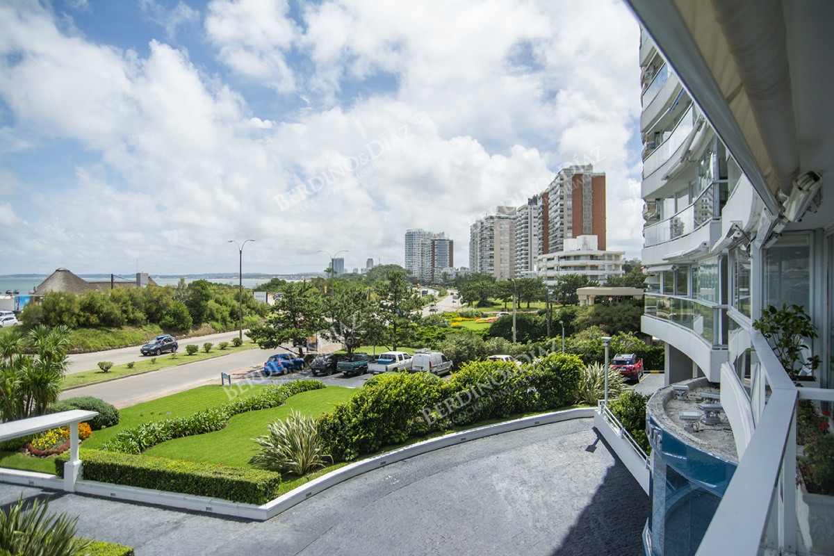 Apartamento ID.2468 - Hermoso Departamentocon agradable vista.