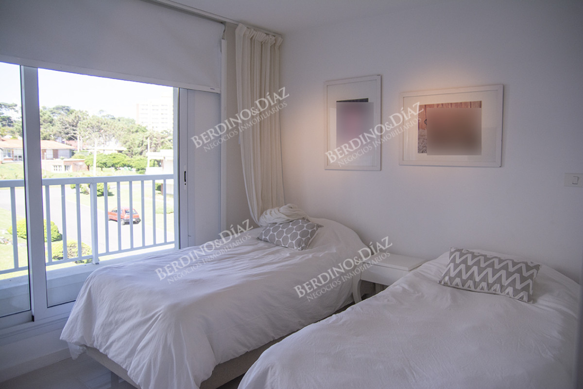 Apartamento ID.1858 - Apartamento de 3 dormitorios Playa Mansa Punta del Este 