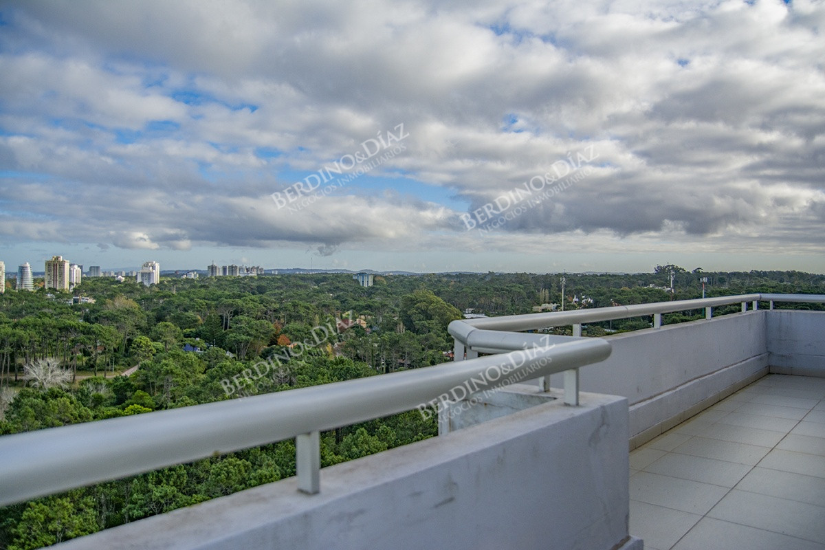 Apartamento ID.3030 - Departamento de 3 dormitorios en piso alto, Quartier del Mar, en venta.