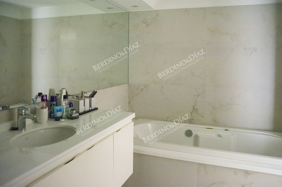 Apartamento ID.1851 - Departamento en venta con amplios ambientes, en el edificio Tequendama