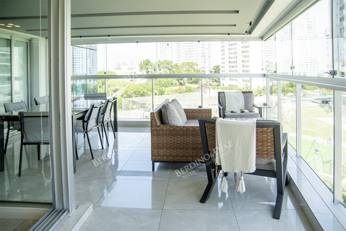 Apartamento ID.2475 - Vende departamento Playa  Mansa de 3 dormitorios parrillero