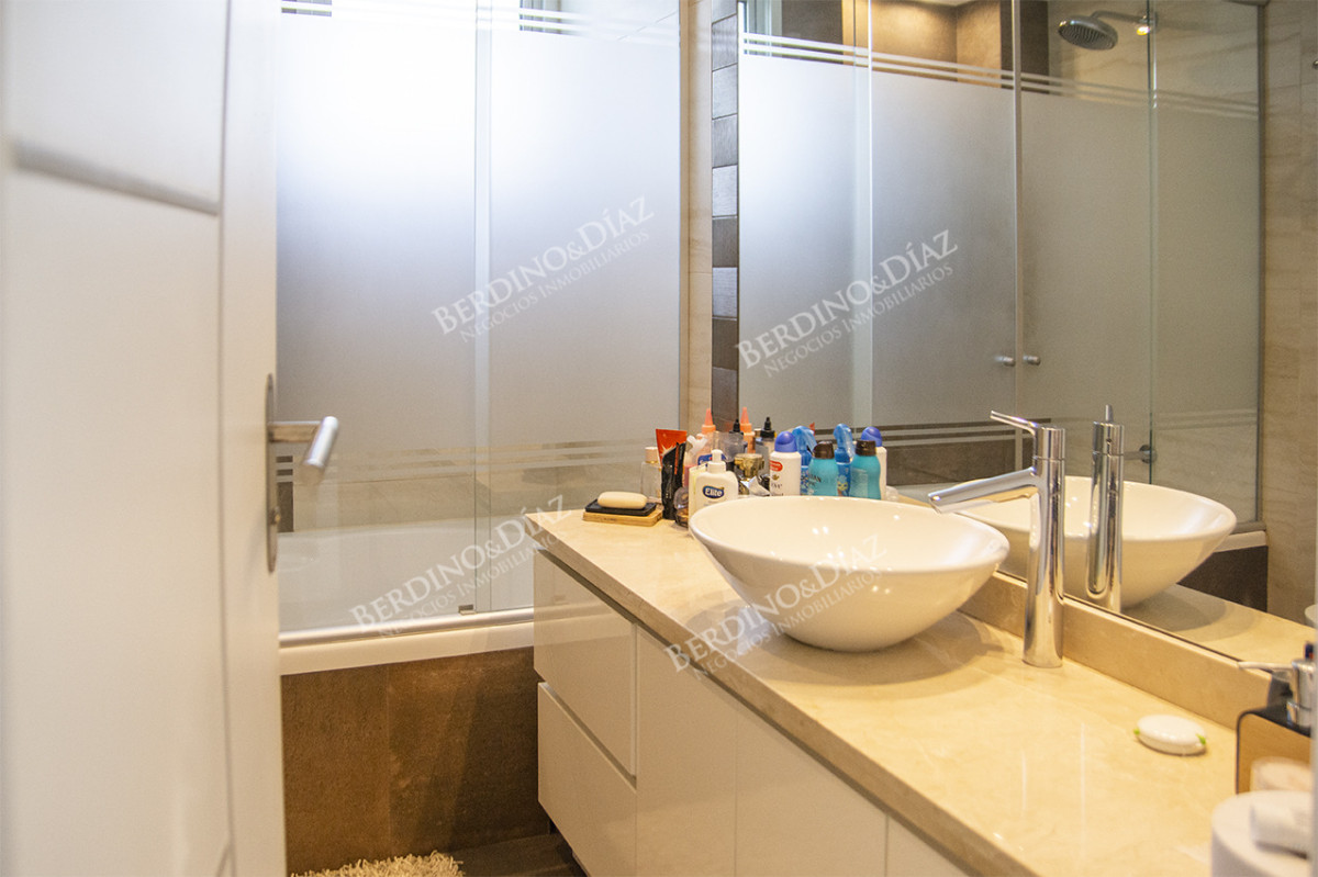 Apartamento ID.2475 - Vende departamento Playa  Mansa de 3 dormitorios parrillero