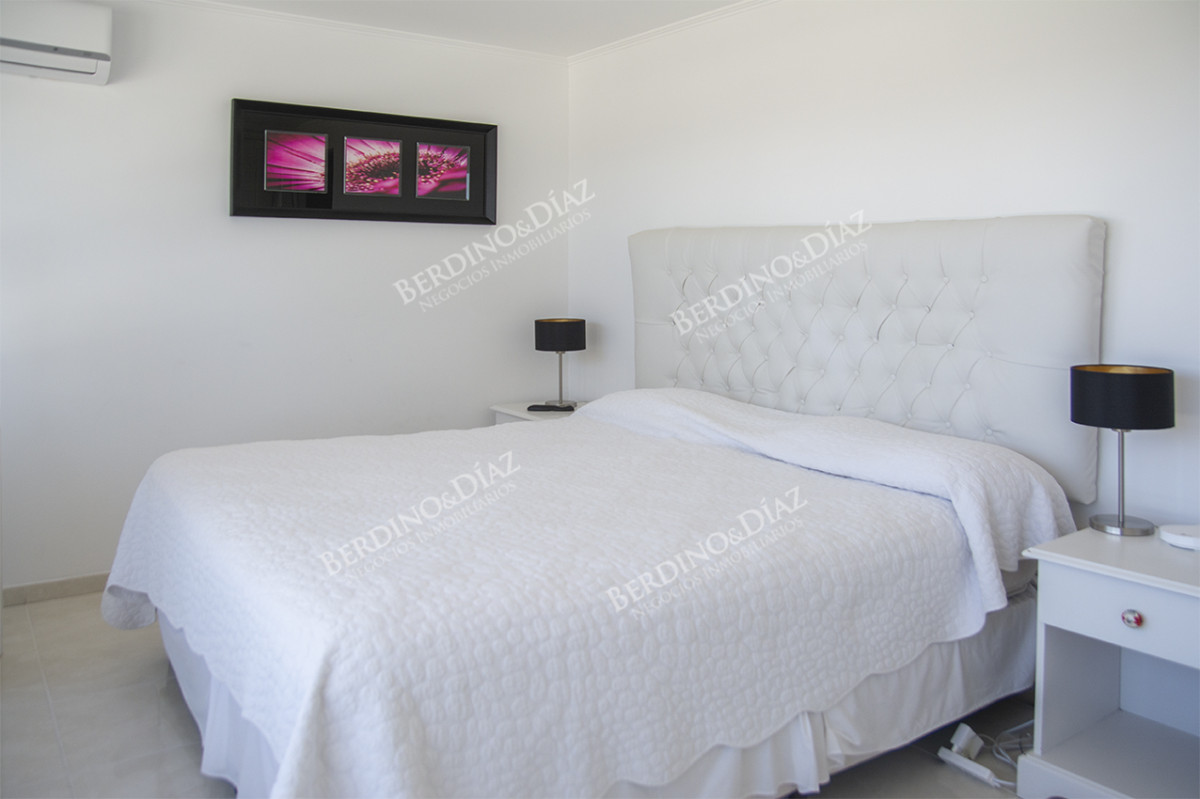 Apartamento ID.2478 - Venta apartamento de 3 dormitorios  Playa mansa Punta del Este 