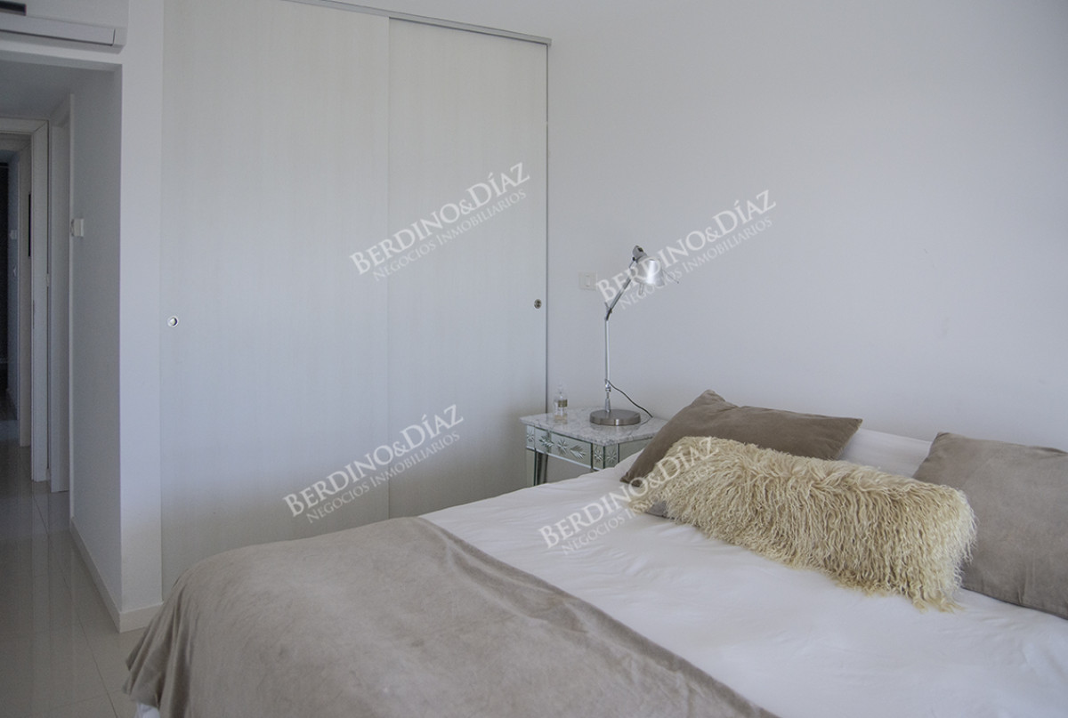 Apartamento ID.1858 - Apartamento de 3 dormitorios Playa Mansa Punta del Este 