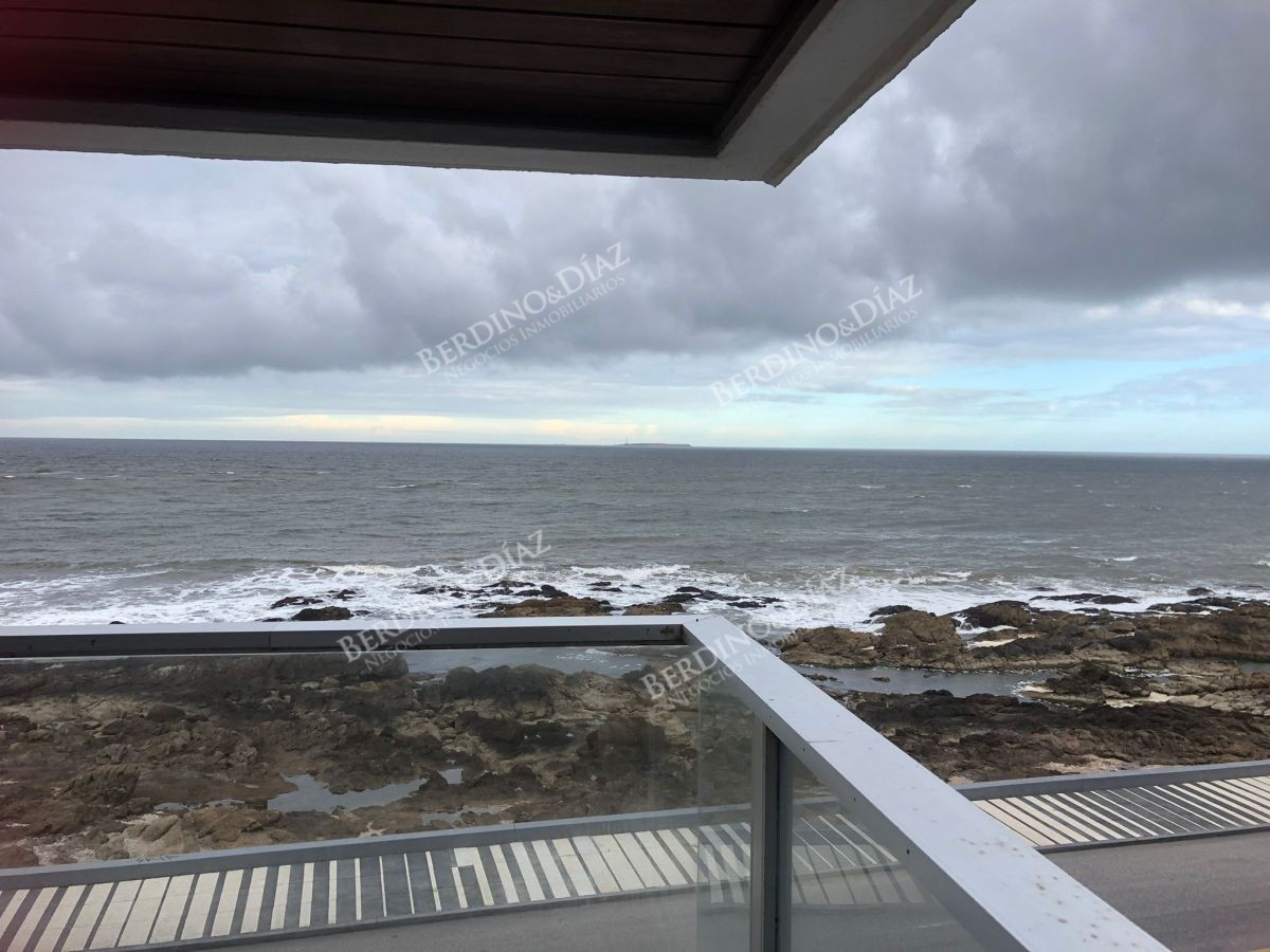 Apartamento ID.2703 - Hermoso departamento de 3 dormitorios frente al mar 