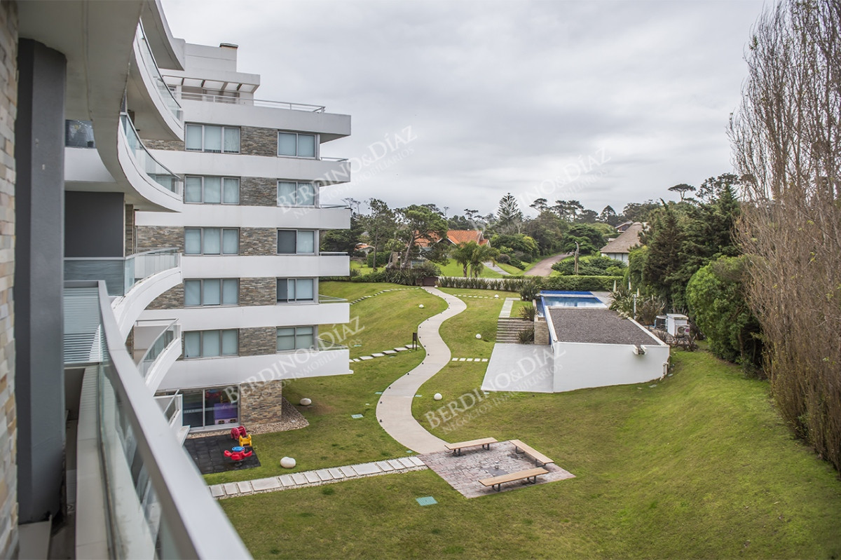 Apartamento ID.2463 - Departamento 3 dormitorios en venta. Oportunidad en Playa Mansa
