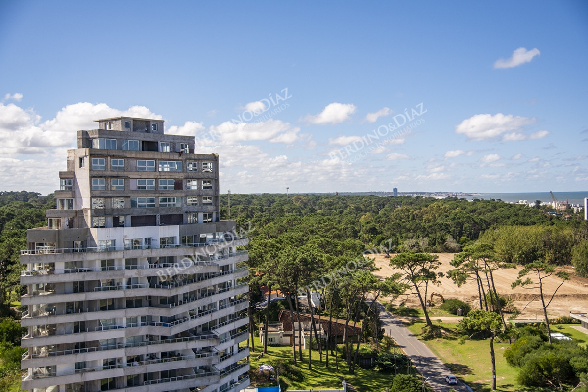 Apartamento ID.2559 - Apartamento de 3 dormitorios en Venta en Ocean Drive , Punta del este , Playa Brava 