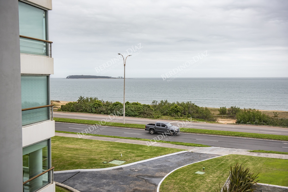 Apartamento ID.2463 - Departamento 3 dormitorios en venta. Oportunidad en Playa Mansa