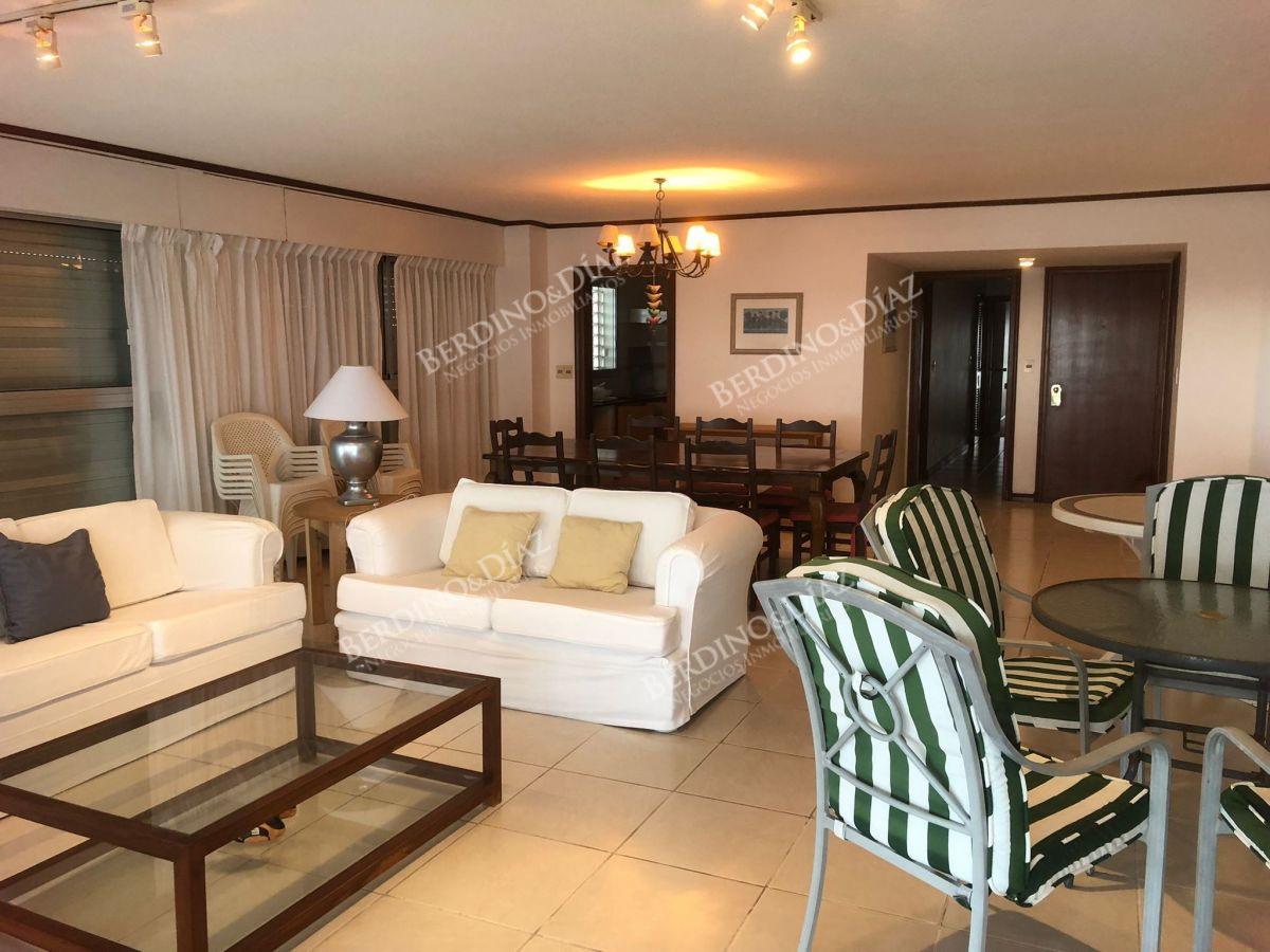 Apartamento ID.2703 - Hermoso departamento de 3 dormitorios frente al mar 