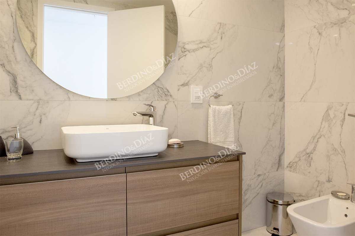 Apartamento ID.2724 - Espectacular departamento de 3  dormitorios en Ventian Playa Mansa.