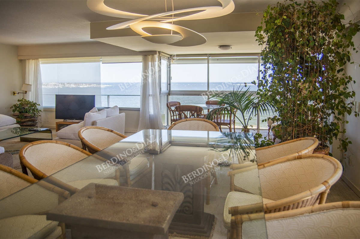 Apartamento ID.2790 -  Edificio Tunquelen II, 3 dormitorios mas servicio, playa mansa 
