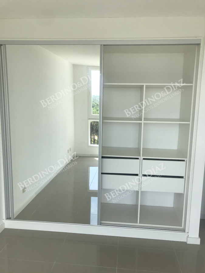 Apartamento ID.2069 - Apartamento en venta, Zona de Playa Brava.