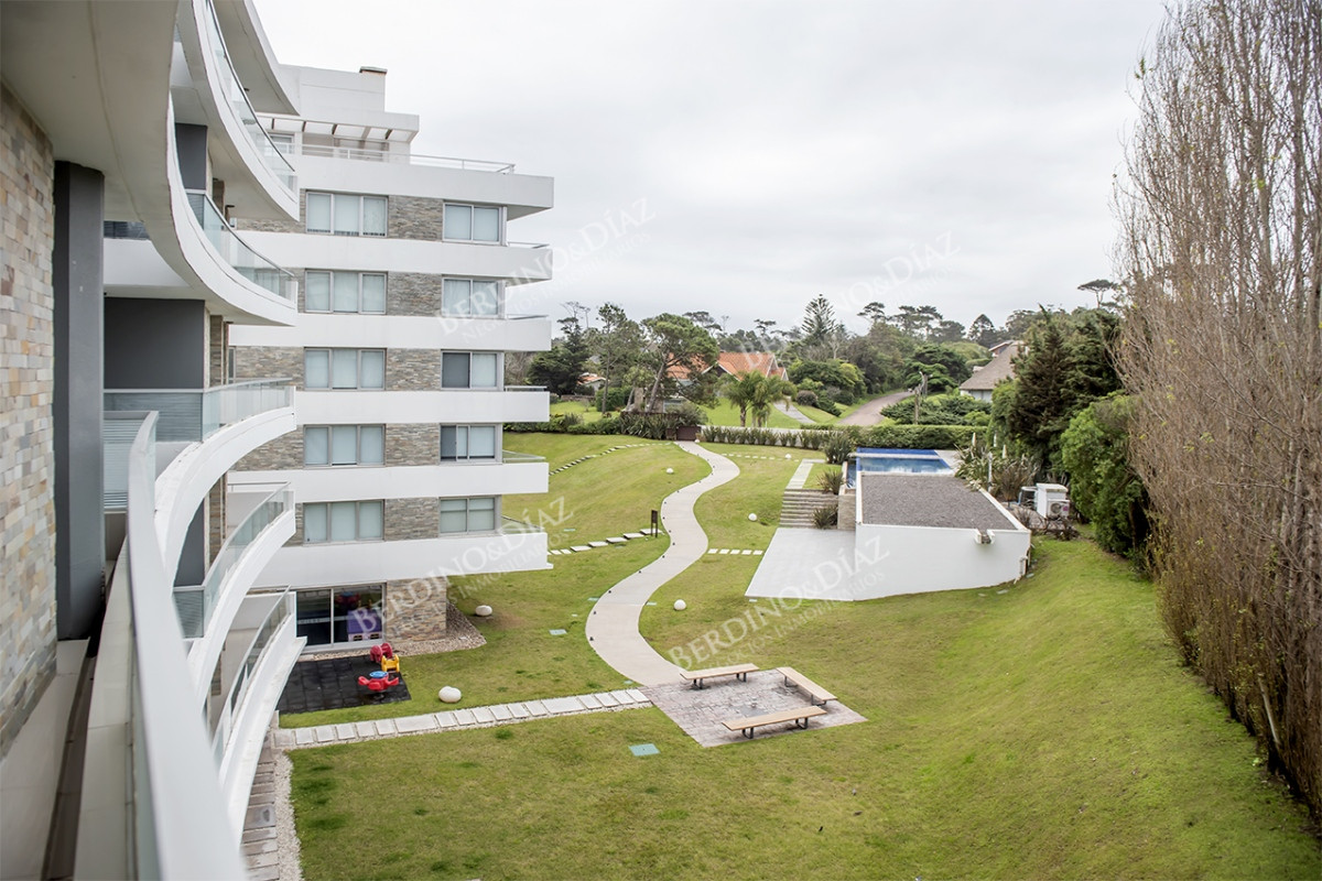 Apartamento ID.2463 - Departamento 3 dormitorios en venta. Oportunidad en Playa Mansa