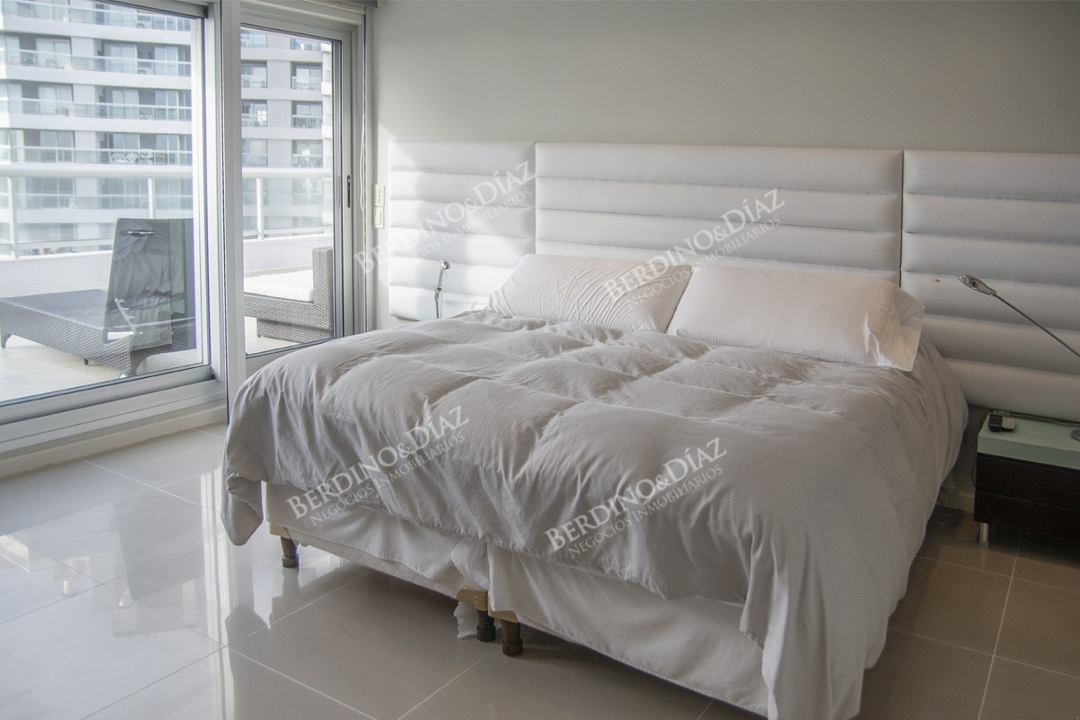 Apartamento ID.3030 - Departamento de 3 dormitorios en piso alto, Quartier del Mar, en venta.