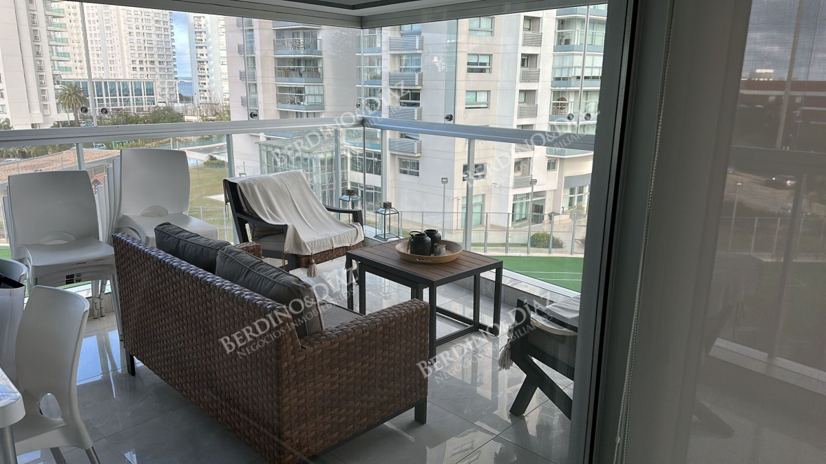 Apartamento ID.2475 - Vende departamento Playa  Mansa de 3 dormitorios parrillero