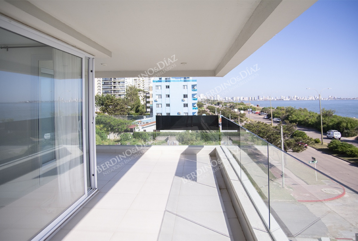Apartamento ID.1858 - Apartamento de 3 dormitorios Playa Mansa Punta del Este 