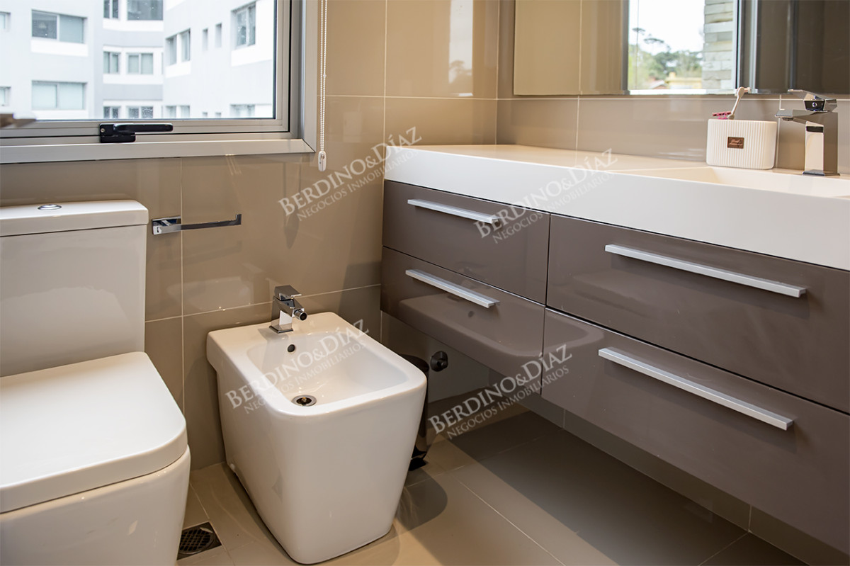 Apartamento ID.2463 - Departamento 3 dormitorios en venta. Oportunidad en Playa Mansa