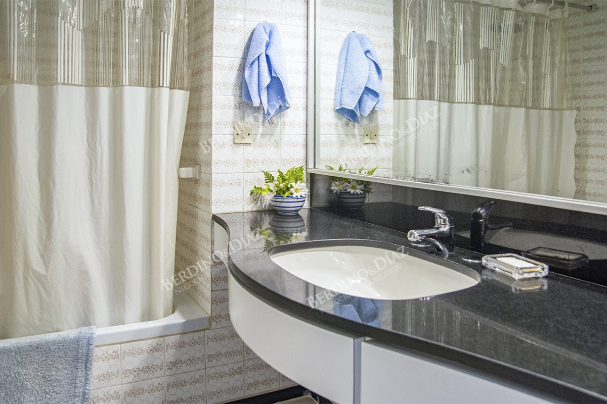 Apartamento ID.1453 - Apartamento de 3 dormitorios en playa brava frente al mar 