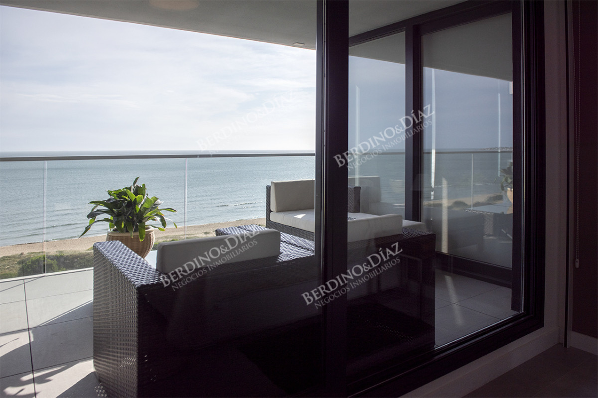 Apartamento ID.2724 - Espectacular departamento de 3  dormitorios en Ventian Playa Mansa.
