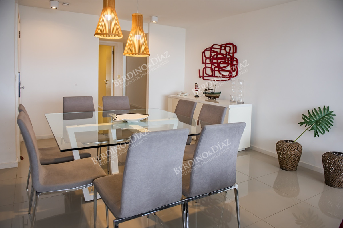 Apartamento ID.2463 - Departamento 3 dormitorios en venta. Oportunidad en Playa Mansa