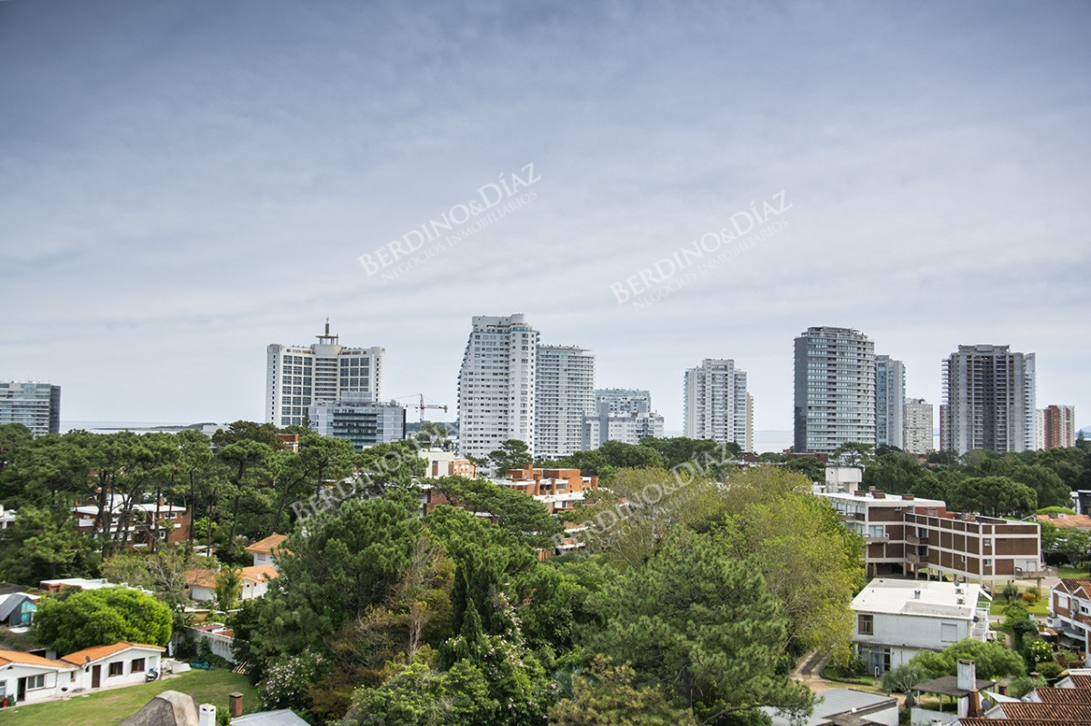 Apartamento ID.1442 - Apartamento Hermoso en venta en zona de la Brava, Torre Chronos .