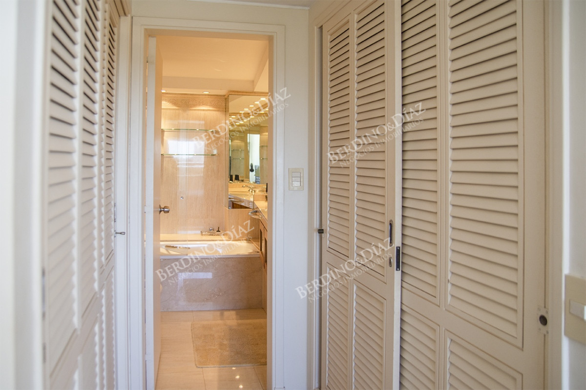Apartamento ID.2790 -  Edificio Tunquelen II, 3 dormitorios mas servicio, playa mansa 