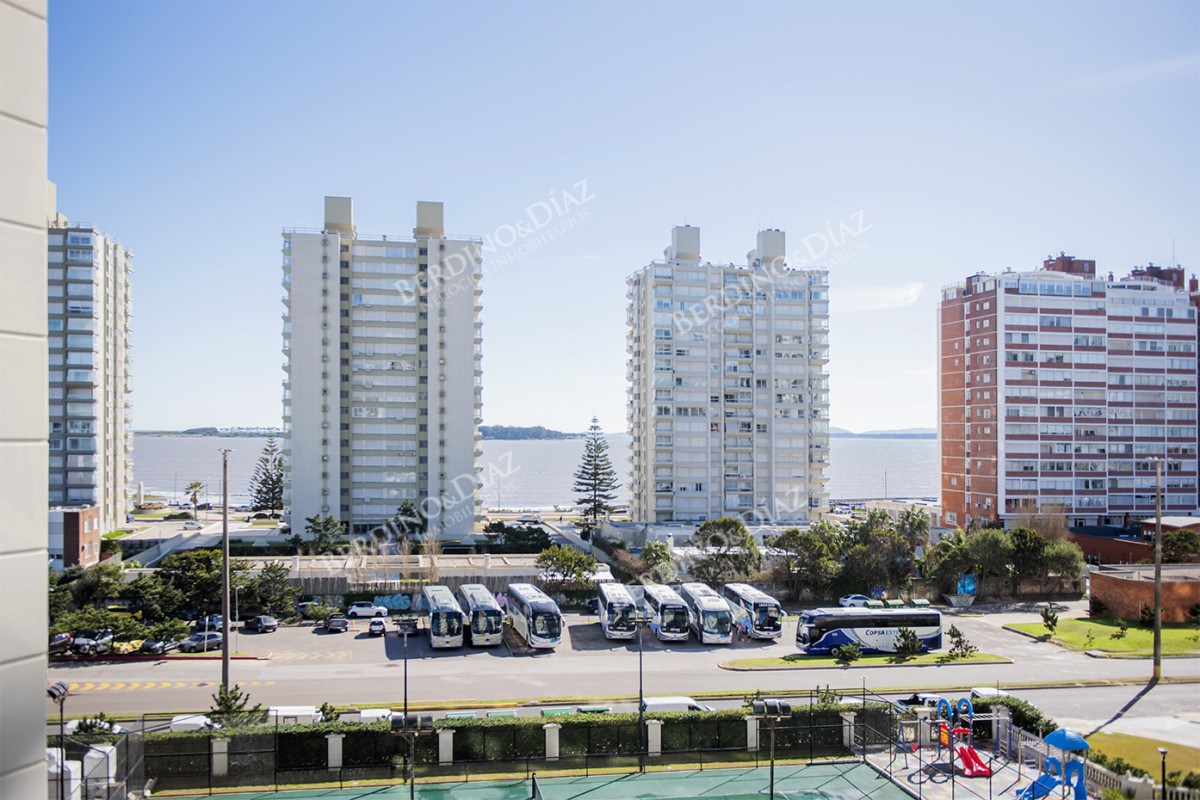 Apartamento ID.2477 - Apartamento en Brava, Torre Imperiale - Punta del Este
