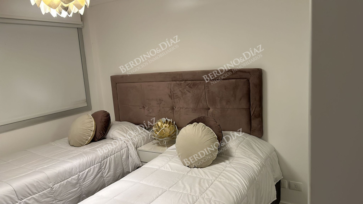 Apartamento ID.2475 - Vende departamento Playa  Mansa de 3 dormitorios parrillero