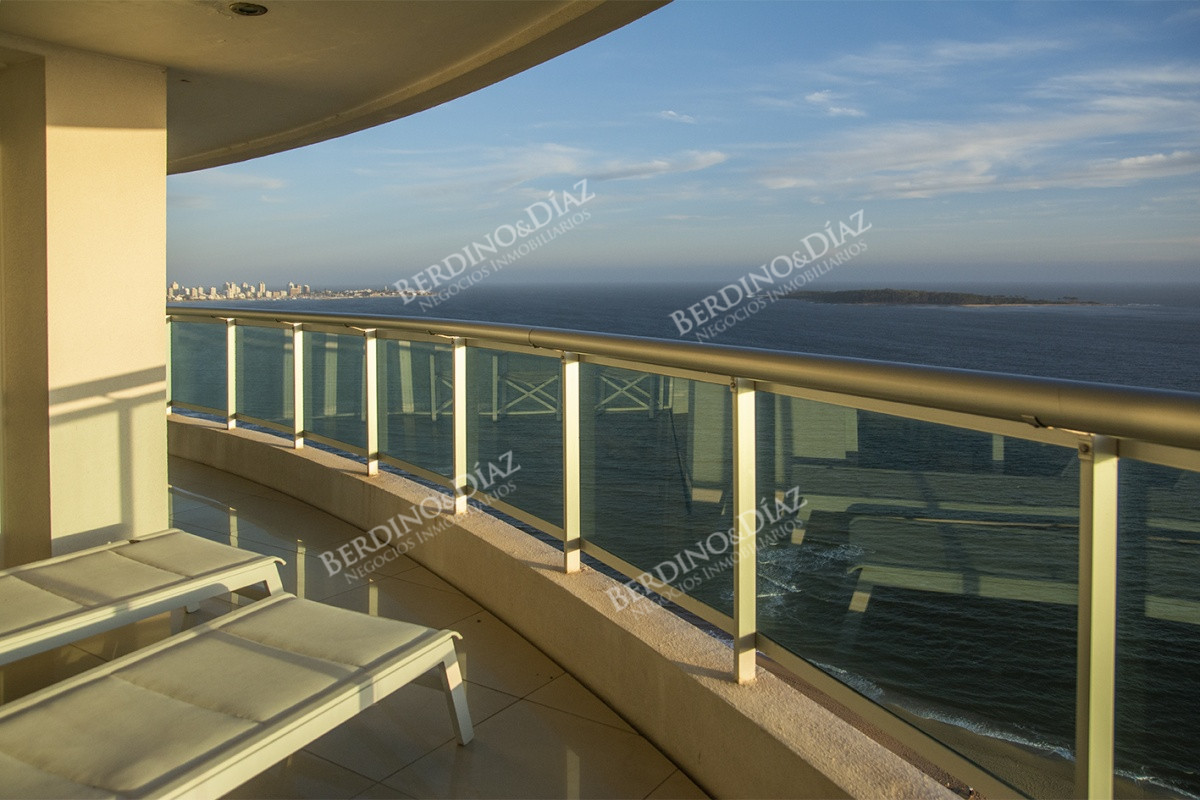 Apartamento ID.2507 - Pent-house en Primera Linea edificio Aquarela